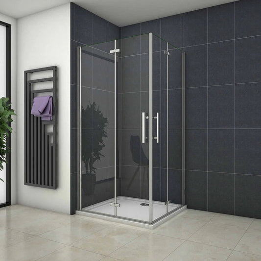 AICA obdélníkový sprchový kout se zalamovacími dveřmi, 6mm NANO bezpečnostní sklo EasyClean, nastavitelná šířka 70-120cm. Chromový profil, nerezové madlo, moderní design do malých i velkých koupelen. Kvalitní sprchové dveře s otočným mechanismem 180°