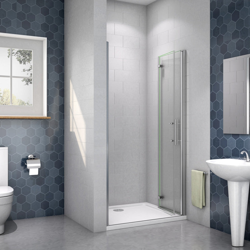 Zalamovací sprchové dveře s nano sklem EasyClean, šířka 70-120 cm, výška 185 cm. Bezpečnostní 6mm sklo, chromový hliníkový profil, nerezové madlo. Univerzální montáž (L/P) do sprchového koutu nebo niky.