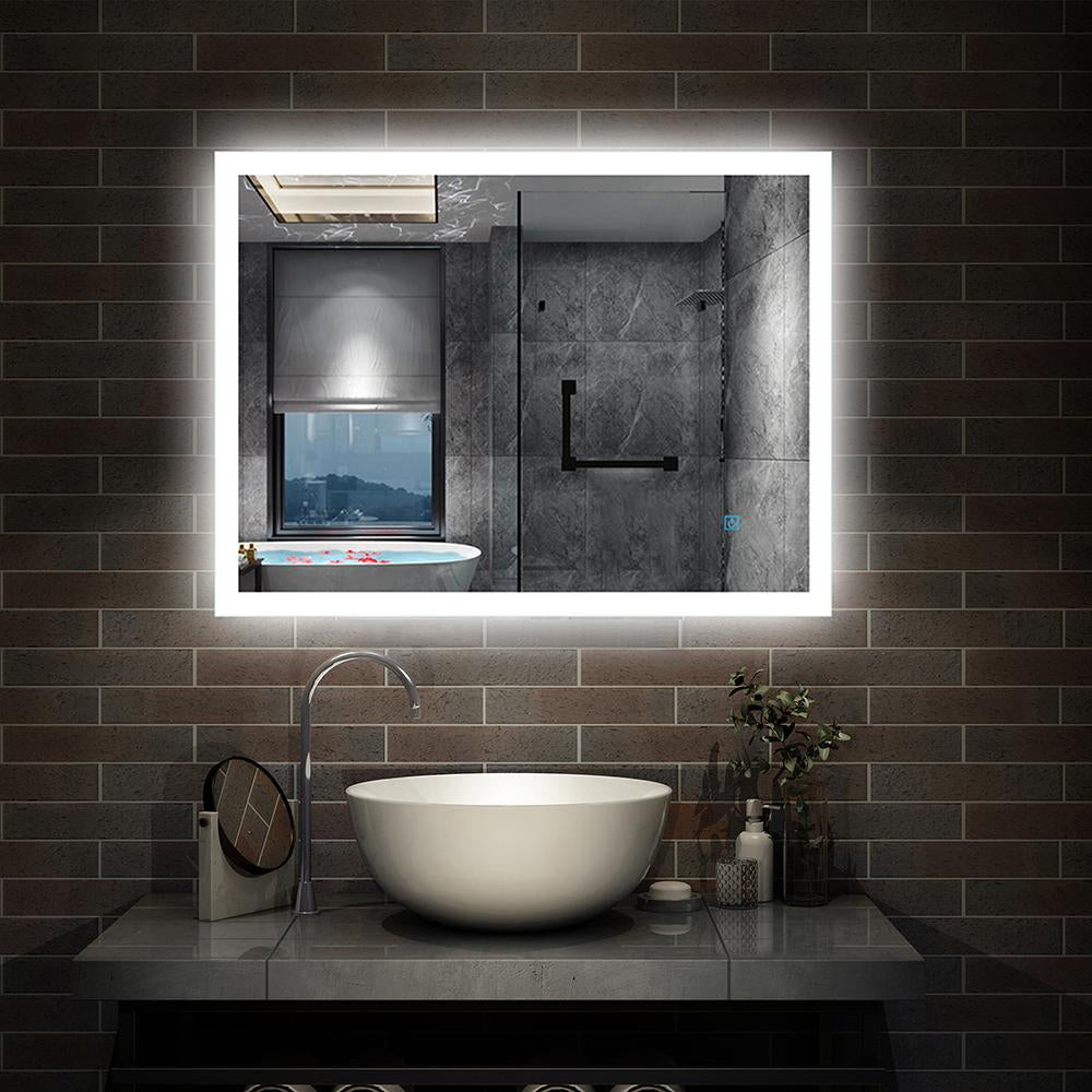 Moderní nástěnné LED zrcadlo AICA J150X do koupelny s vyhříváním a protizamlžovací funkcí - dostupné v rozměrech 50x70 cm, 60x50 cm, 80x60 cm, 90x70 cm, 100x60 cm a 120x70 cm. Toto elegantní koupelnové zrcadlo s bílým LED osvětlením (6000K) a hliníkovým rámem zabraňuje zamlžování díky integrované topné fólii. Voděodolné provedení IP67 vhodné do vlhkého prostředí, s úspornými LED diodami s životností 5000 hodin. Instalace vertikální i horizontální, ovládání jednoduchým dotykovým spínačem. Luxusní design s HD