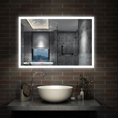 Moderní nástěnné LED zrcadlo AICA J150X do koupelny s vyhříváním a protizamlžovací funkcí - dostupné v rozměrech 50x70 cm, 60x50 cm, 80x60 cm, 90x70 cm, 100x60 cm a 120x70 cm. Toto elegantní koupelnové zrcadlo s bílým LED osvětlením (6000K) a hliníkovým rámem zabraňuje zamlžování díky integrované topné fólii. Voděodolné provedení IP67 vhodné do vlhkého prostředí, s úspornými LED diodami s životností 5000 hodin. Instalace vertikální i horizontální, ovládání jednoduchým dotykovým spínačem. Luxusní design s HD