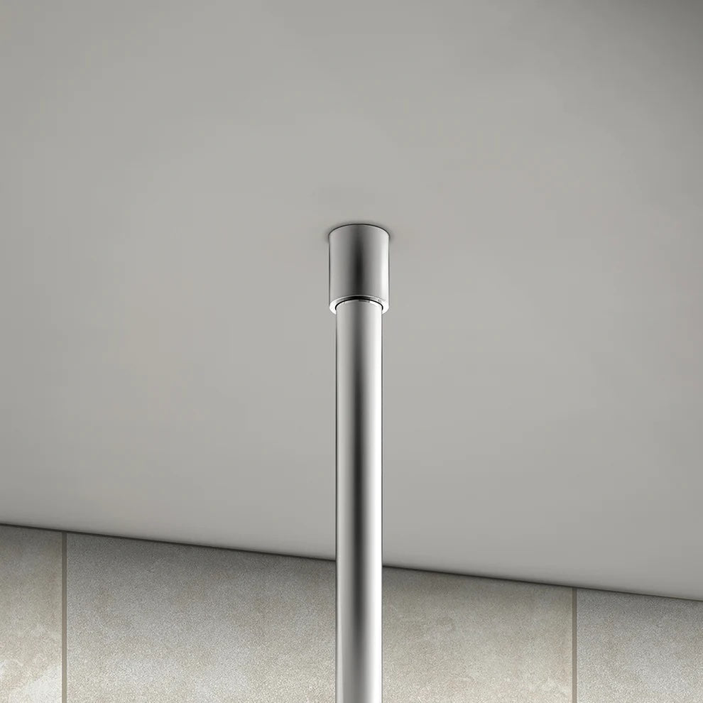 Walk-in sprchová zástěna s nastavitelnou šířkou 70–140 cm | 8mm NANO sklo s matným privacy pásem, Anti-Explosion fólie, stropní chromová tyč a korozivzdorný hliník pro bezpečný a moderní sprchový kout.