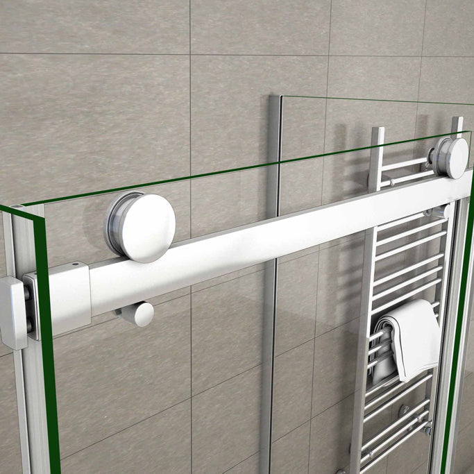 AICA Sprchový kout SK-2E - posuvné dveře, U tvar, 8mm NANO čiré sklo, chromová úprava, boční panely 80/90cm, výška 195cm. Bezpečnostní sklo EasyClean, nerezové madlo, leštěný hliníkový profil. Moderní sprchový box s nastavitelnými rozměry pro malé i velké koupelny.