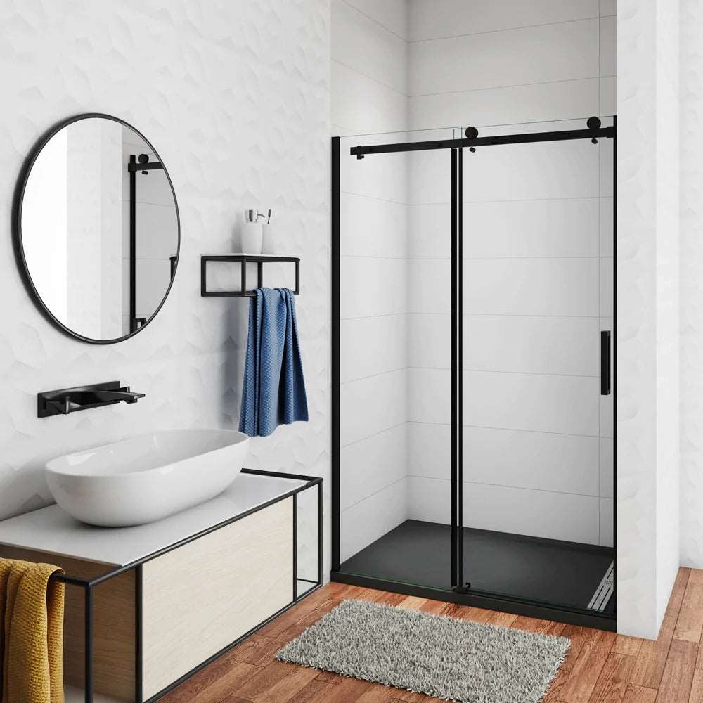 Černé posuvné sprchové dveře SKB-2E-20-8 z 8mm NANO skla - moderní sprchový kout v elegantní černé barvě. Rozměry 100cm, 120cm nebo 140cm šířka × 200cm výška s možností nastavení o ±4cm. Univerzální montáž L/P, hliníkový korozivzdorný profil, bezpečnostní tepelně tvrzené sklo s nano ochranou proti vodnímu kameni. Posuvný systém a madlo ze slitiny zinku. Ideální řešení pro malé i velké koupelny. Snadná údržba, moderní design a vysoká kvalita materiálů