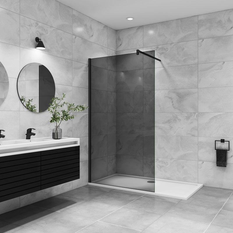AICA Walk-In sprchová zástěna s černým kouřovým sklem 10mm – moderní designová sprchová zástěna bez vaničky v černé barvě s anti-explosion fólií a nastavitelnou vzpěrou. Luxusní tmavé sklo do sprchy (100-140cm, výška 200cm) s nano povrchem EasyClean.
